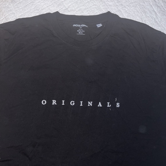 Jack and Jones t shirt - Picture 2 of 3